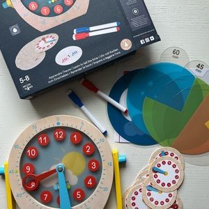 Janod learn to tell time clock